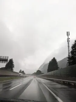 Regen die ganze Zeit.