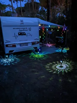 Die neuen Lichter machen sich sehr gut, die Kamera im Nachtmodus hilft da sehr.