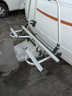 Ein Bild des gesamten Fahrradträgers.