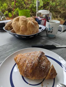 Croissants können die Italiener. aber die Brötchen waren erstaunlich gut.